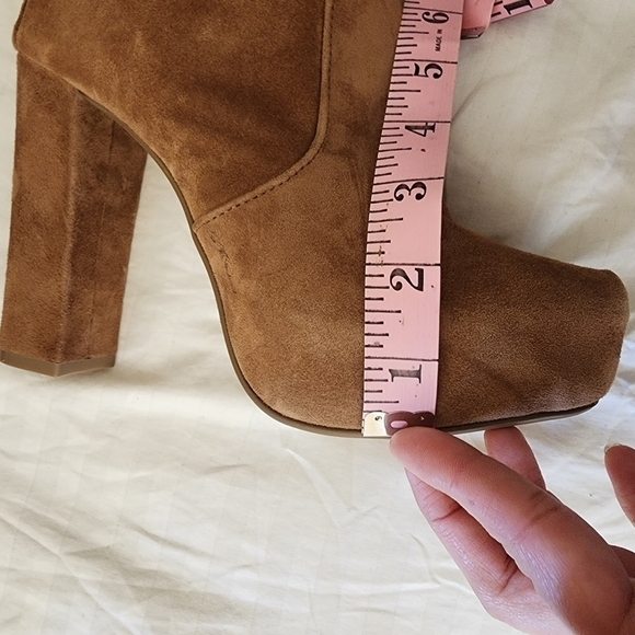 NWT Express Genuine Suede Leather Buckle Block Heel Tan Boots size 7 - Picture 9 of 9